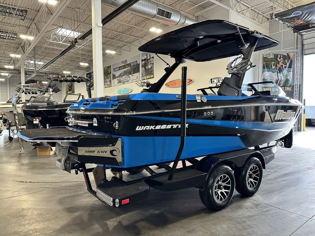 2023 Malibu 21 LX