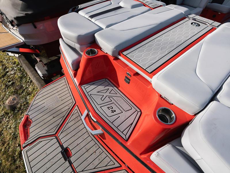 New 2024 MasterCraft XT24