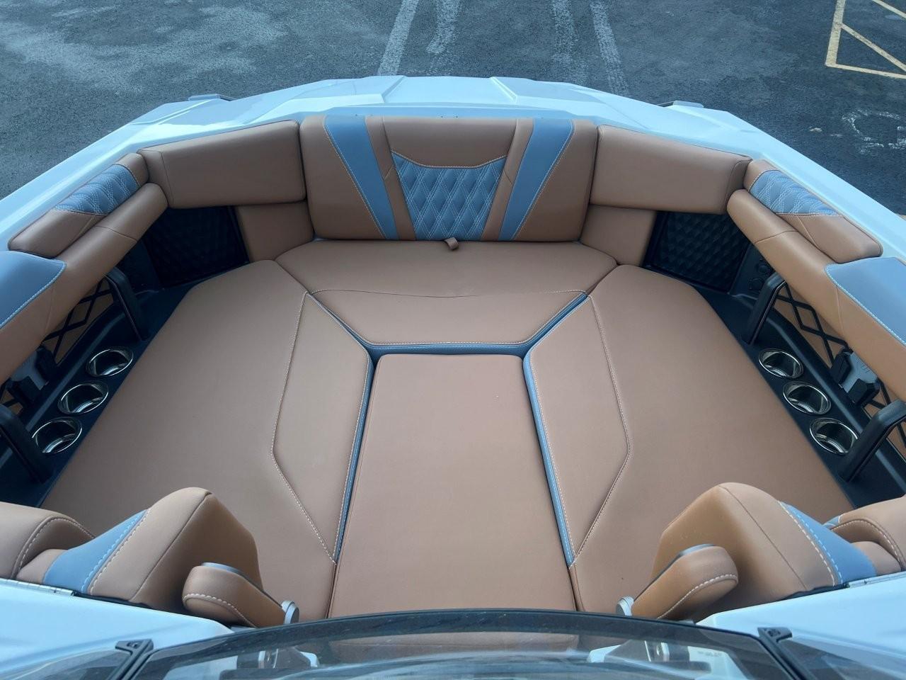 2025 Malibu M230
