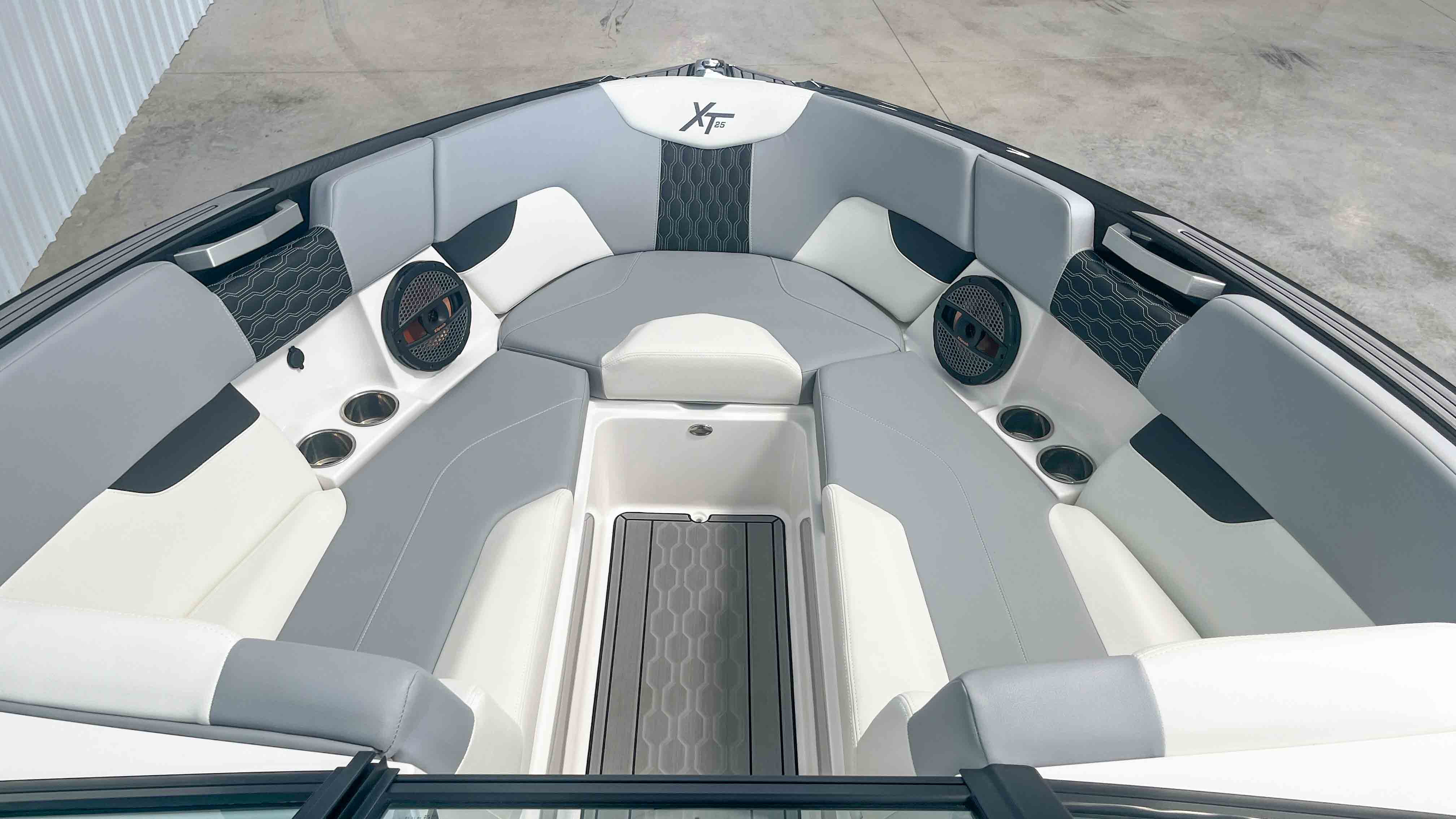 2024 Mastercraft XT25