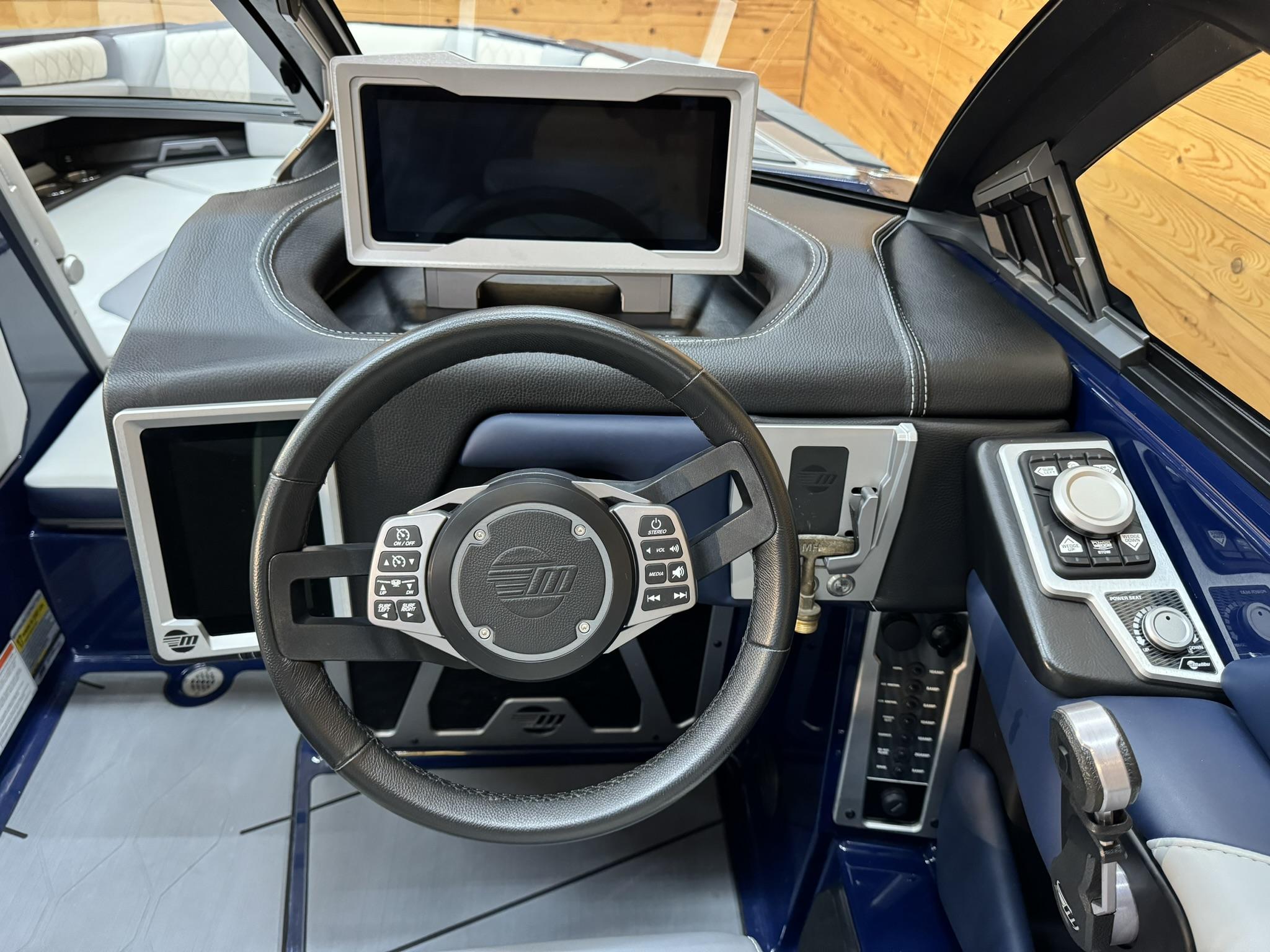 2021 Malibu M240 **Clean w/ ONLY 112 hours!!**