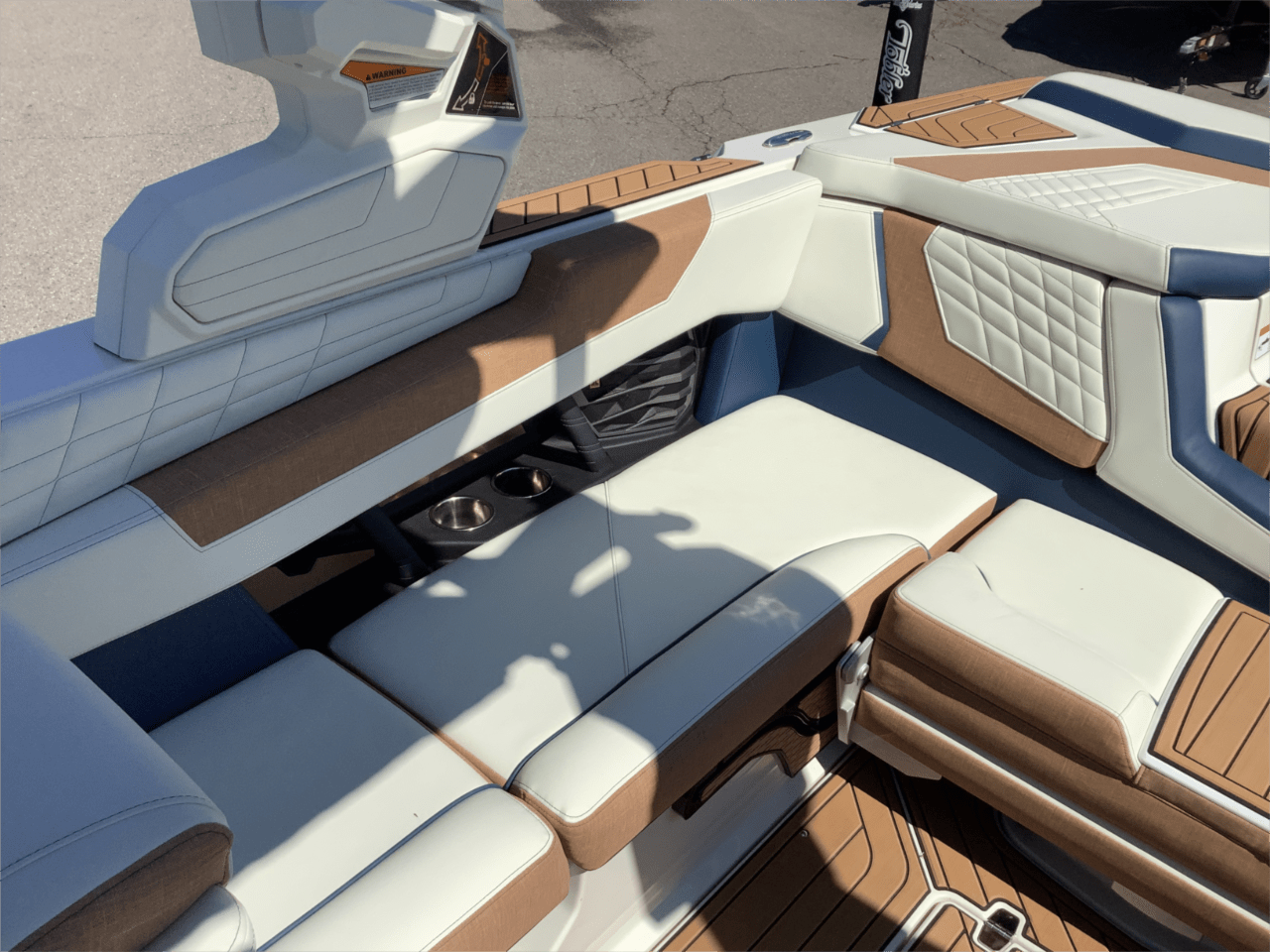 2024 Nautique G23