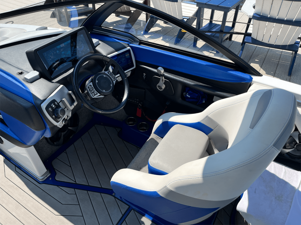 2017 Malibu Wakesetter 25 LSV – PRICED TO GO