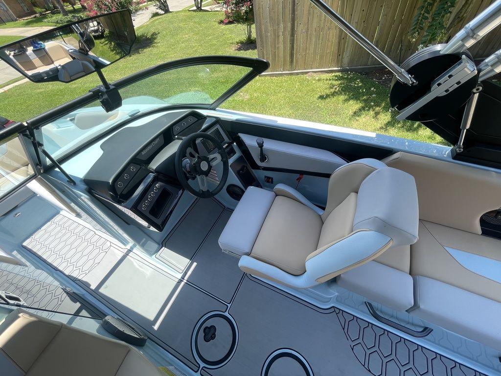 boat.Title