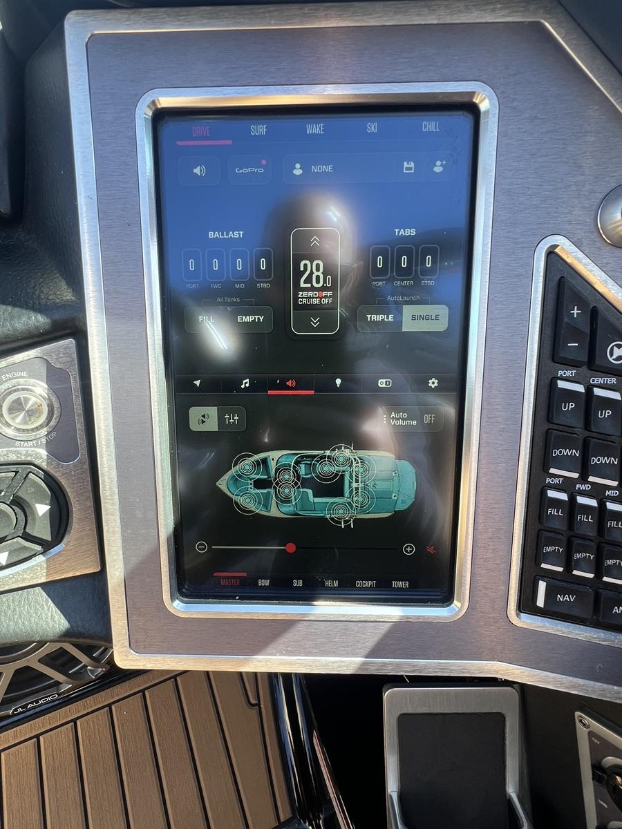 2021 MasterCraft X24