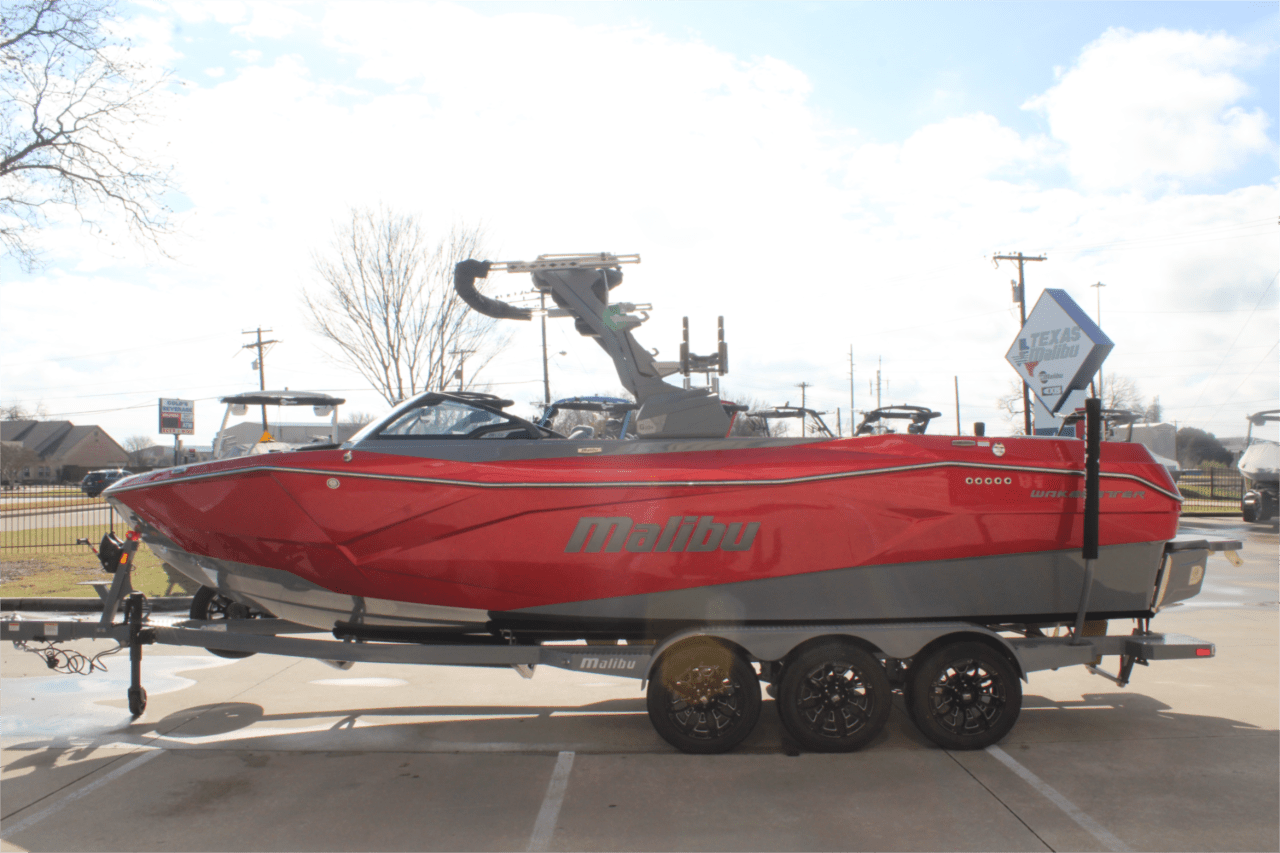 2025 Malibu 26 LSV