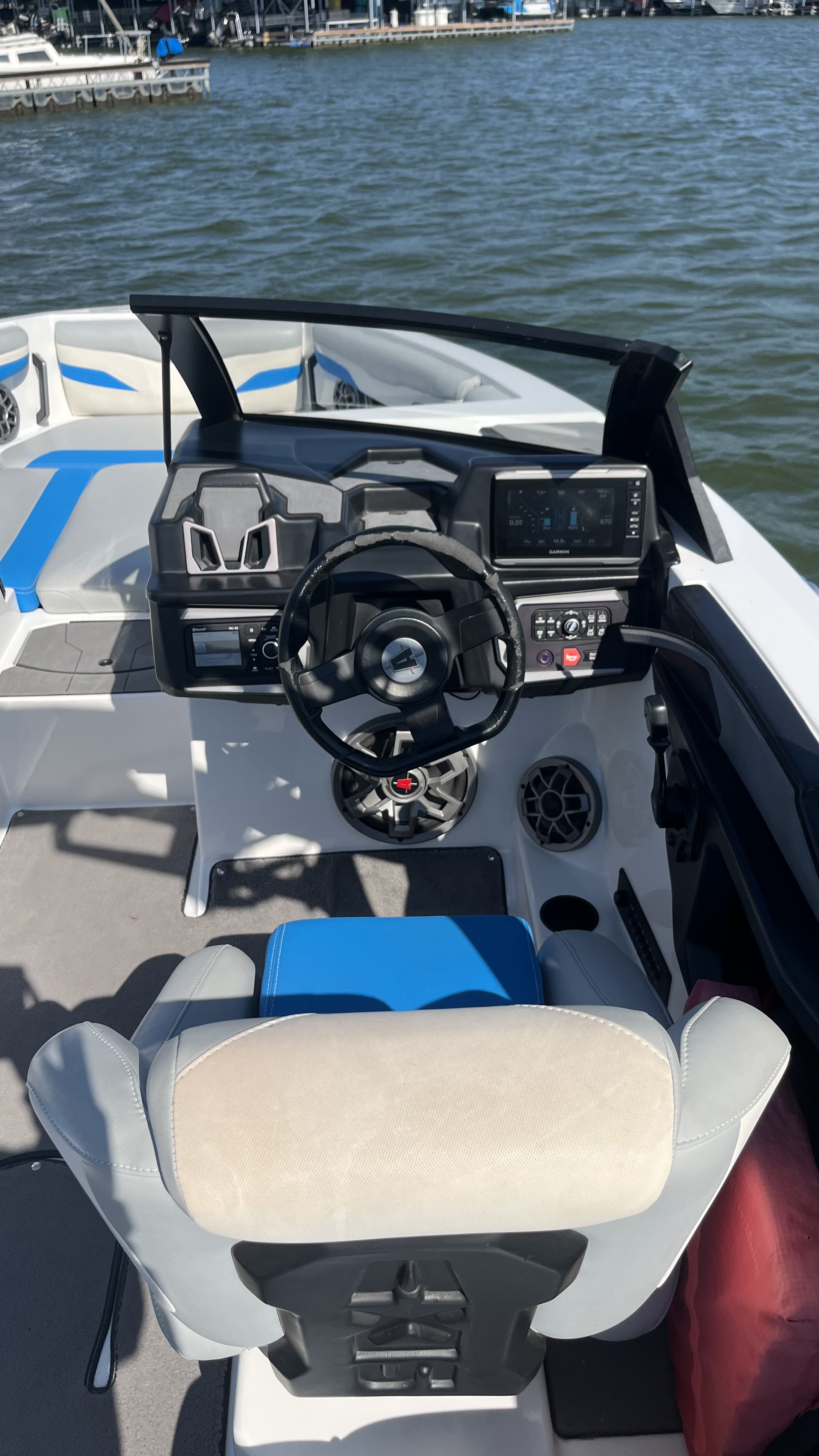 2023 Axis T220