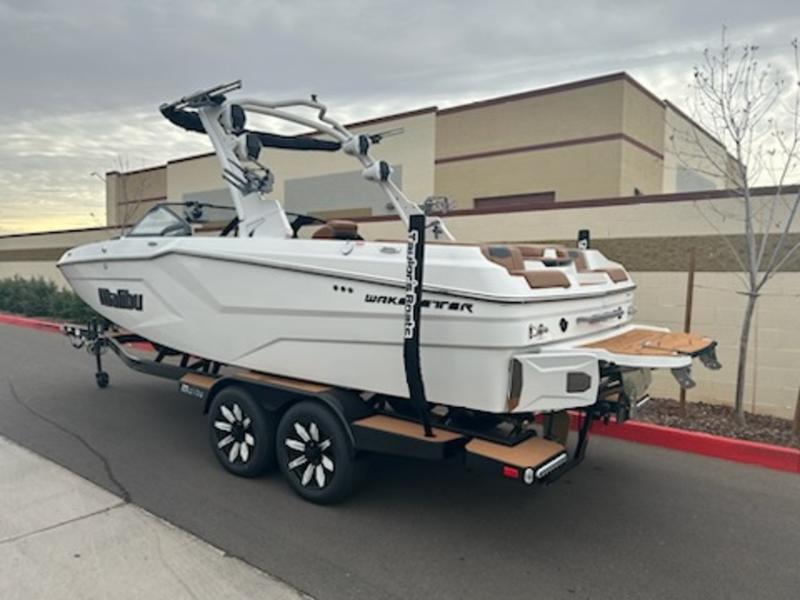 2025 Malibu 22 MXZ