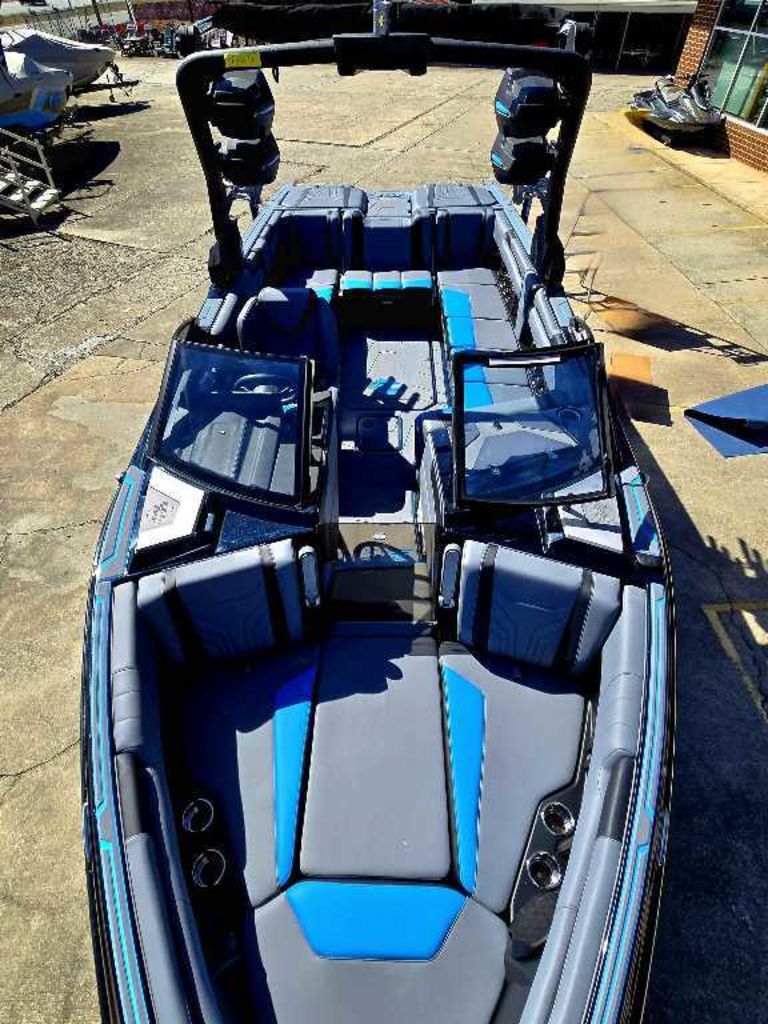 2025 Malibu Boats Wakesetter 25 LSV