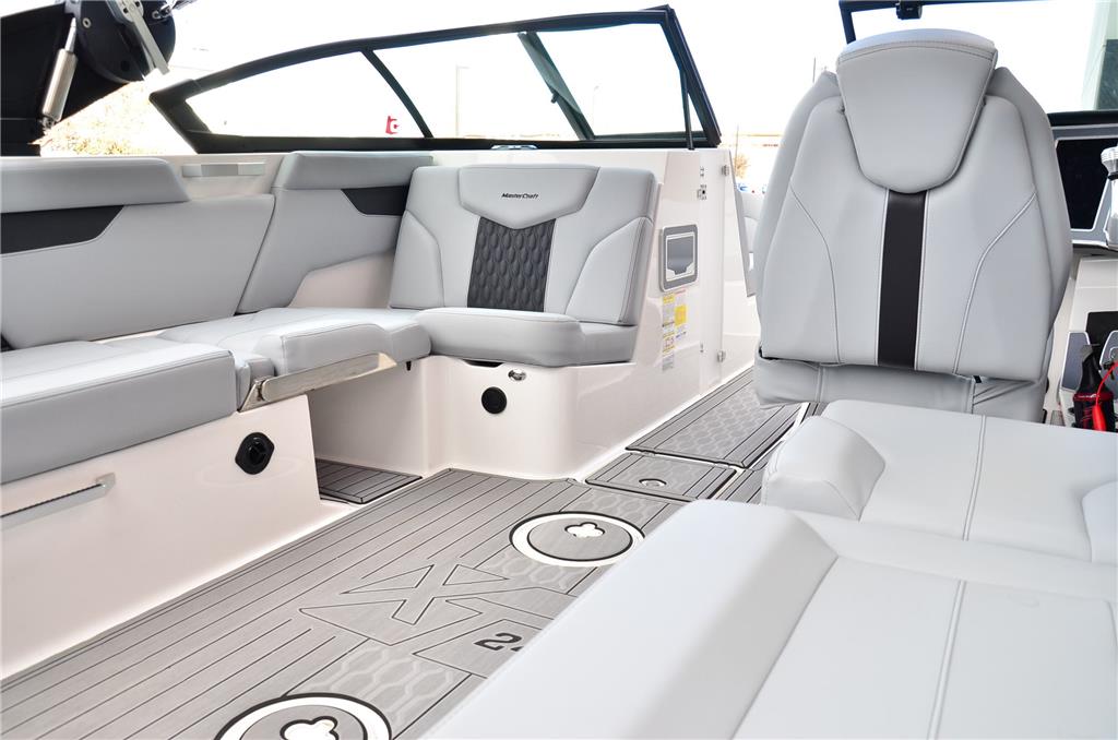 2022 MasterCraft XT24 -JUST 47 HOURS! Transferrable Warranty! LOADED!