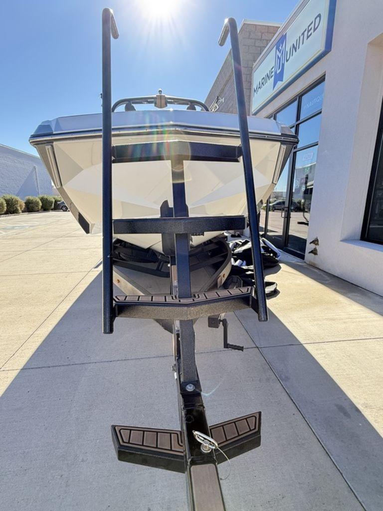 2021 Nautique G25
