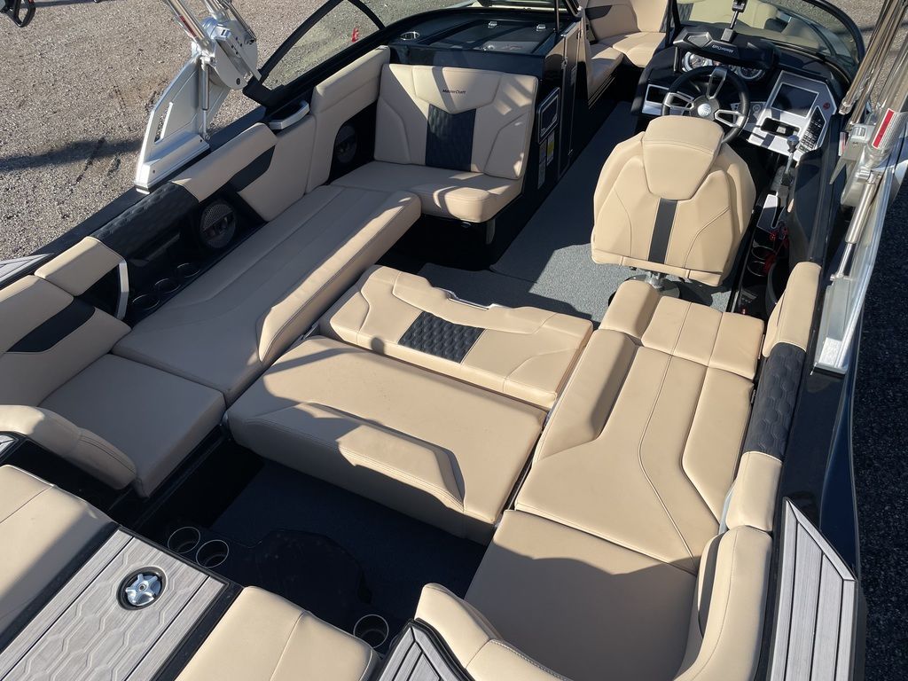 2023 MasterCraft XT23