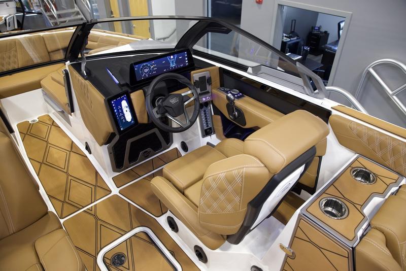 2025 Malibu M242