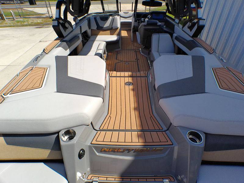 2021 Nautique G23
