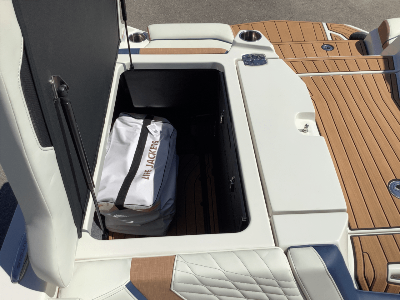 2024 Nautique G23