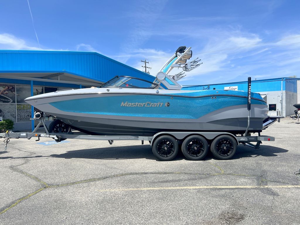 2023 MasterCraft X24