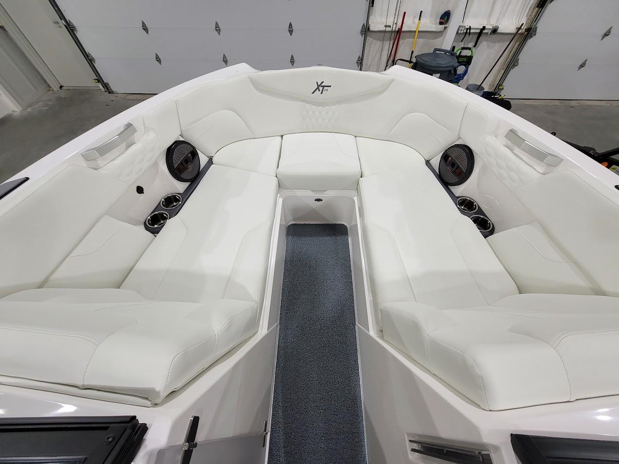 2024 MasterCraft XT24