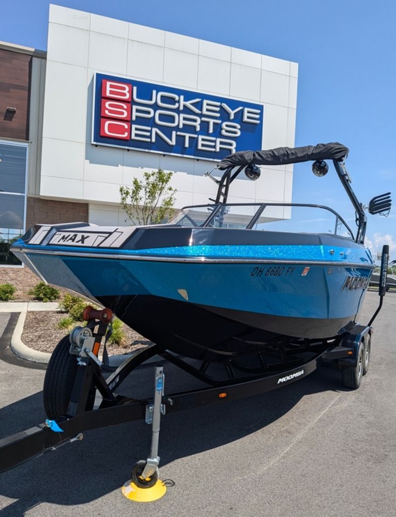 2020 moomba Max