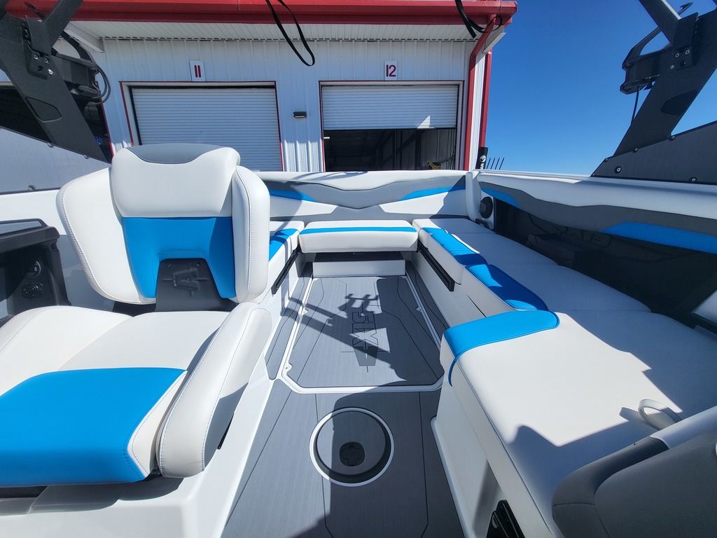 2025 Axis Wake Research T220 Icon