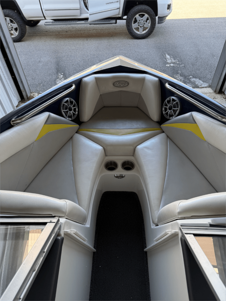 2008 Tige Z1 – Amazing clean boat