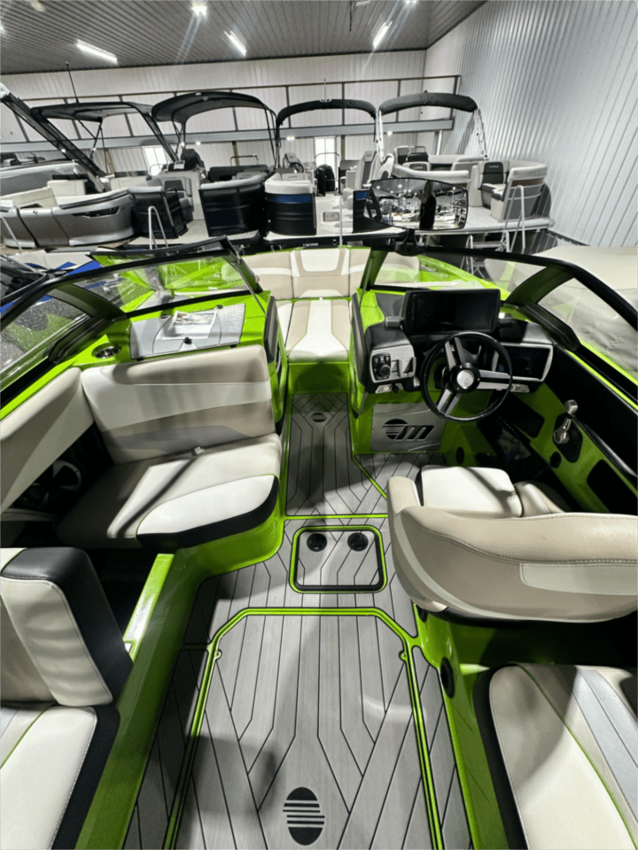 2017 Malibu Wakesetter 22 MXZ