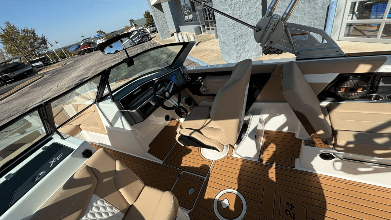 2025 MasterCraft XT24