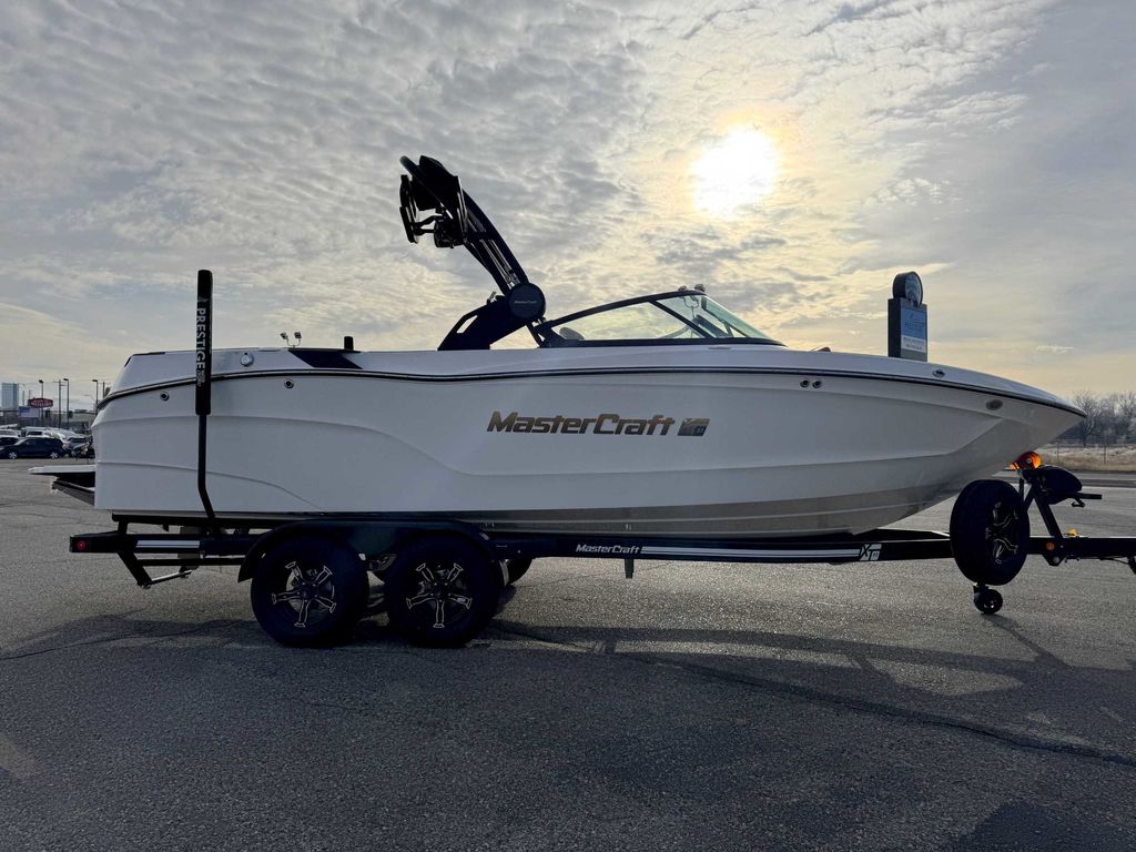 2025 MasterCraft XT23