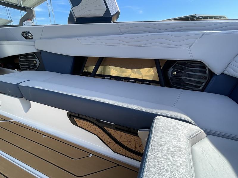 2025 Nautique G25