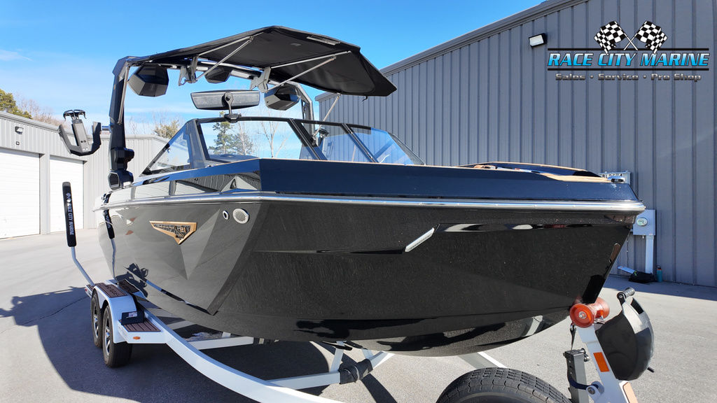 2025 Nautique S21