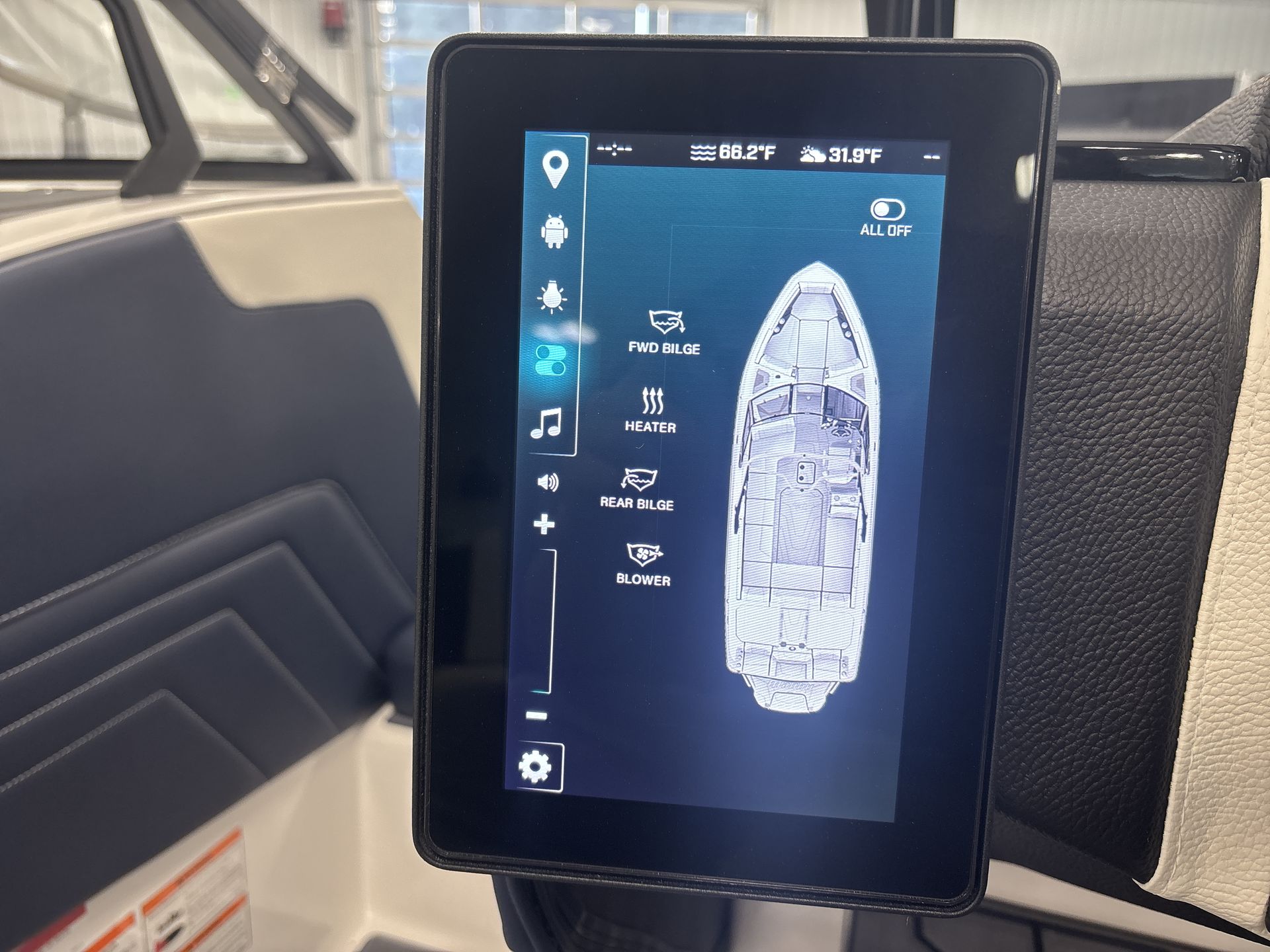 2025 Malibu 25LSV