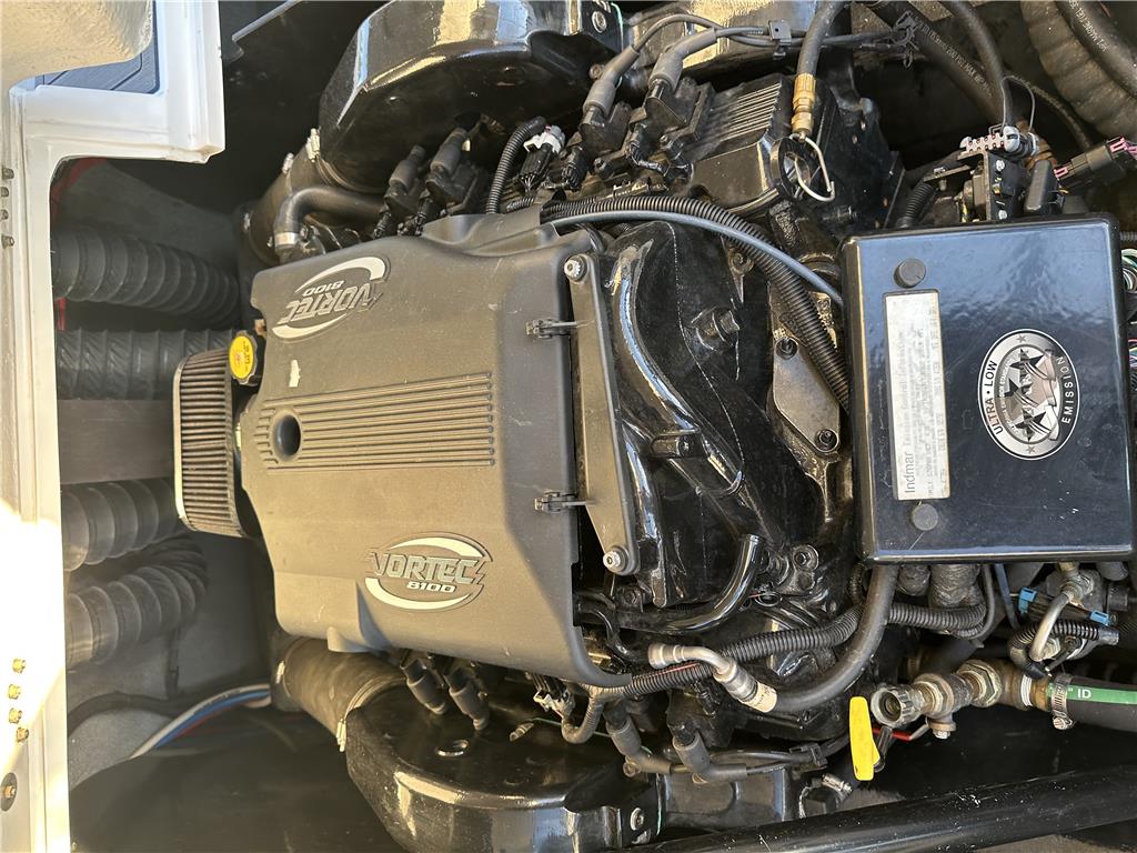 2005 Malibu 25 LSV