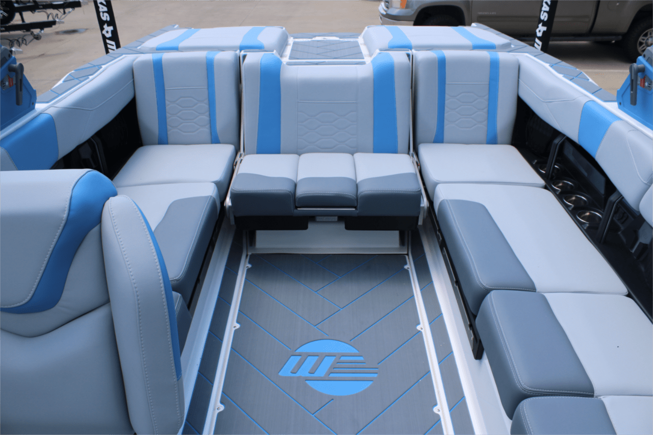 2025 Malibu 23 LSV