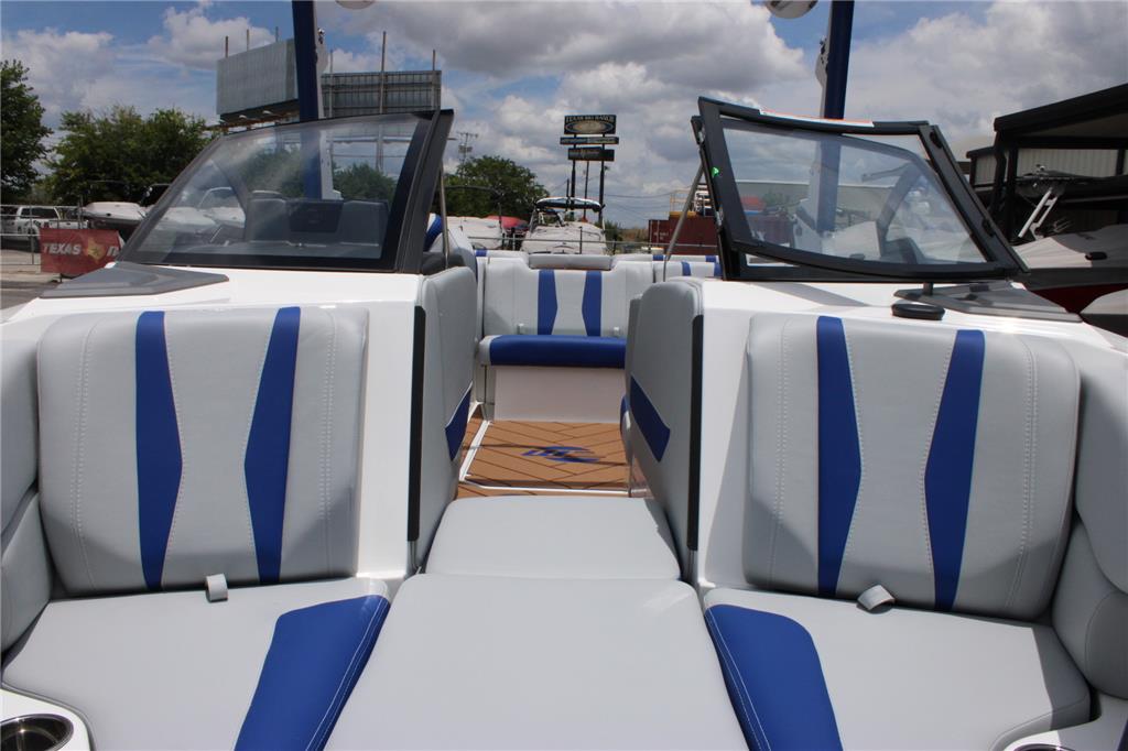 2023 Malibu 22 LSV