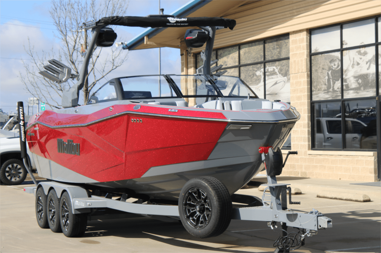 2025 Malibu 26 LSV
