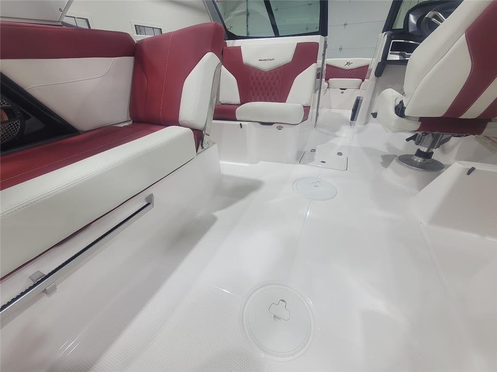 2024 MasterCraft XT24