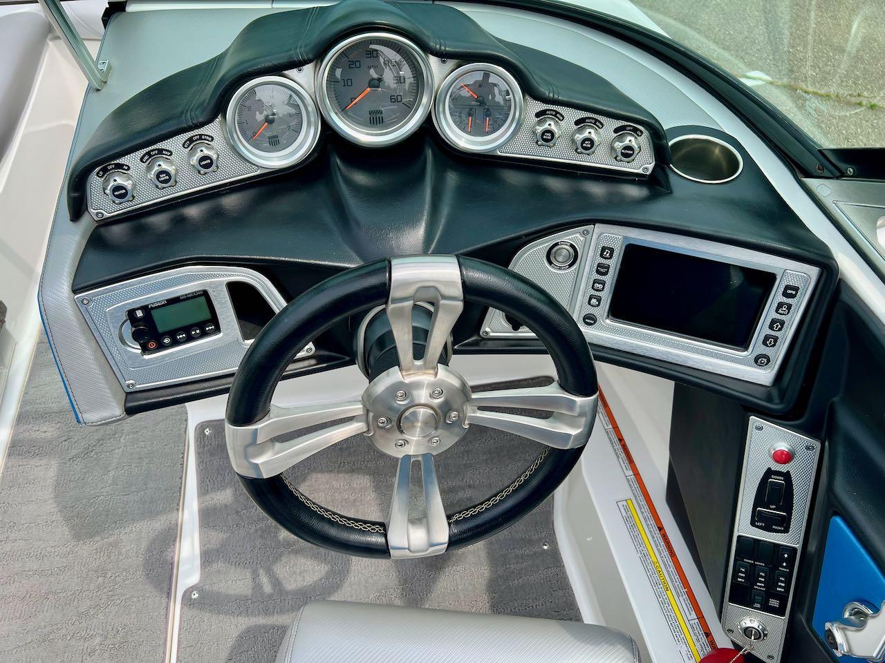 Mastercraft X25 | 2014 w/Ilmor 6.0L | Gen2 Surf