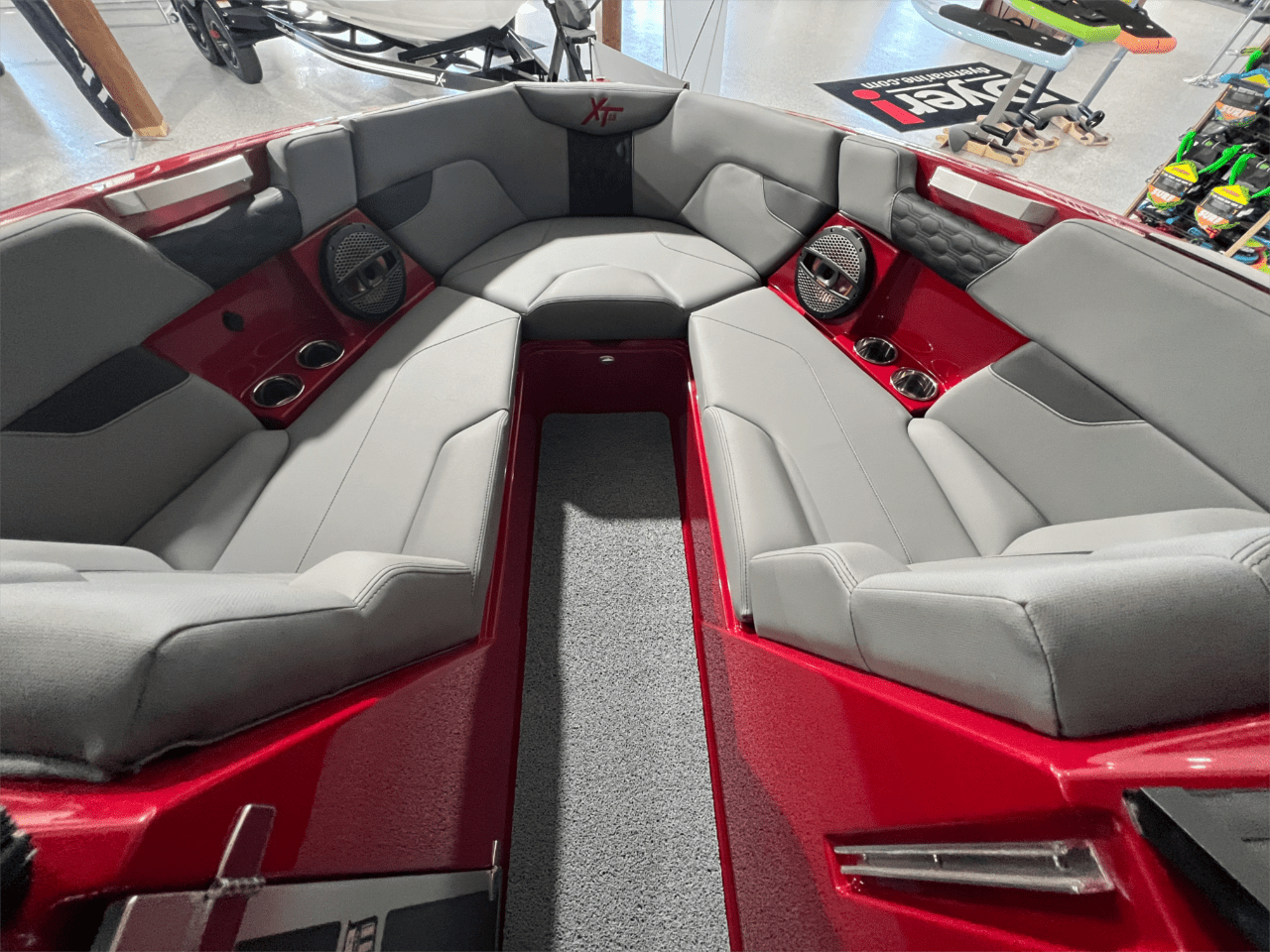 2024 MasterCraft XT23