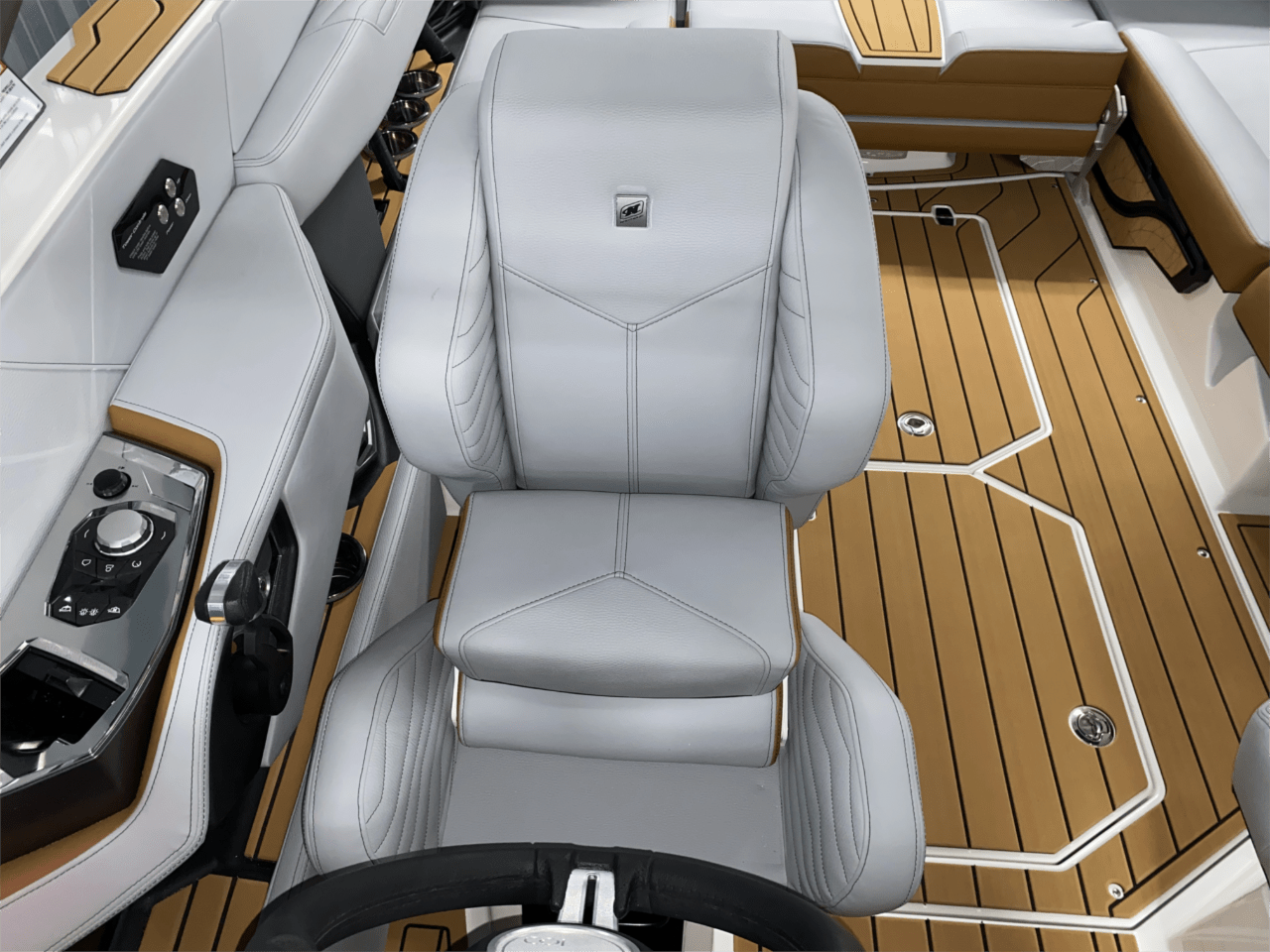 2025 Nautique G23