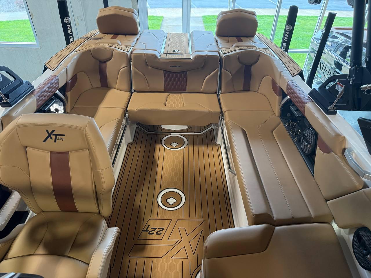 2025 MasterCraft XT22T