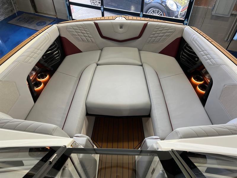 New 2023 Nautique G25