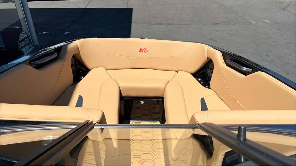 2023 MasterCraft NXT22