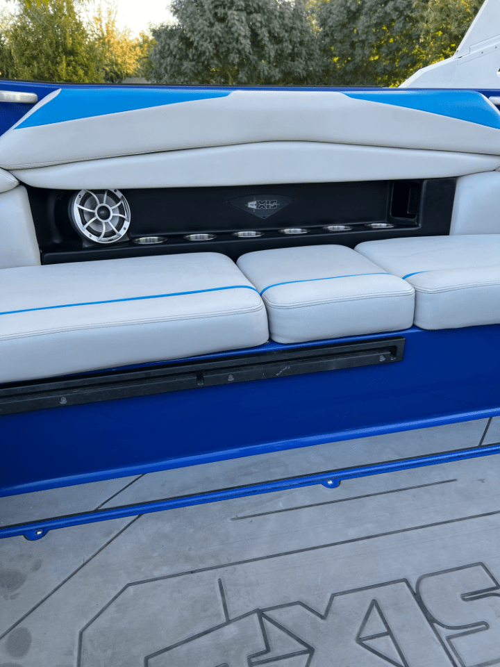 Axis Boats A24 V-Drive 24 2018