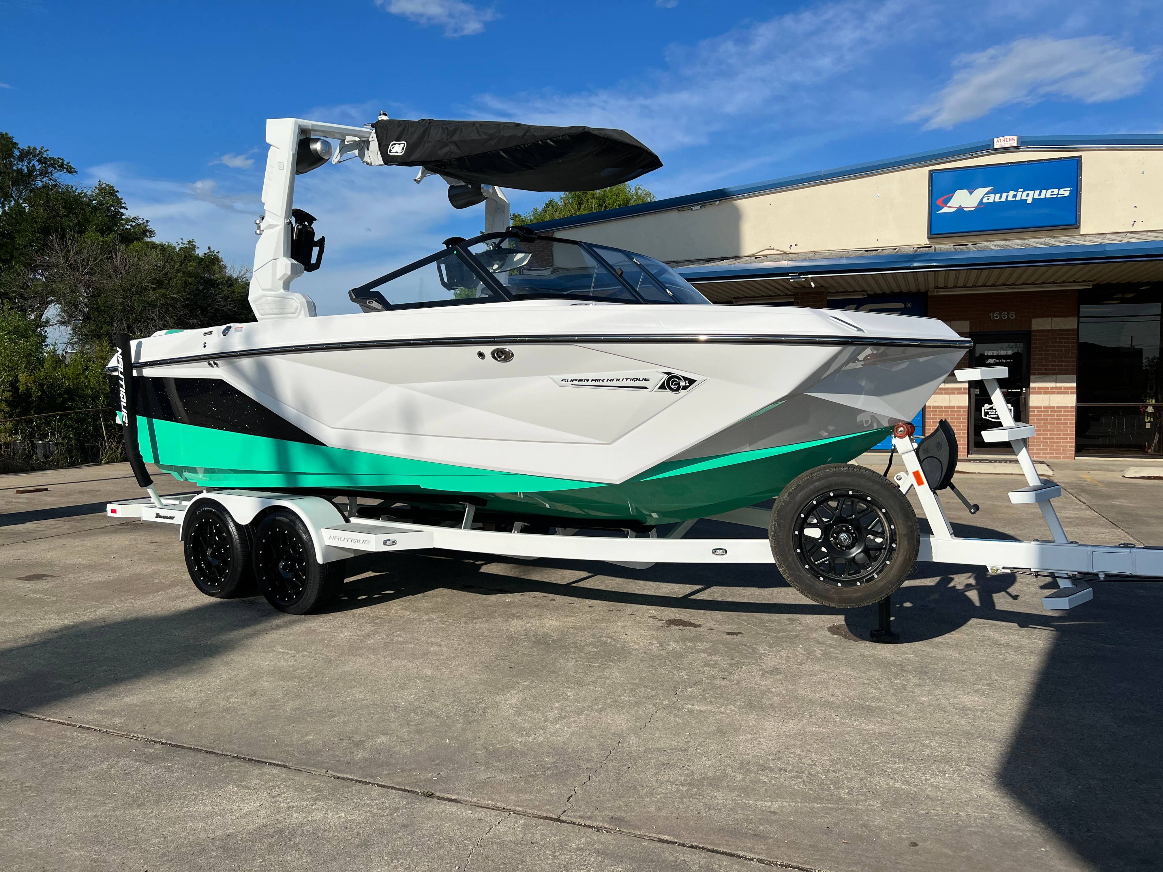 boat.Title