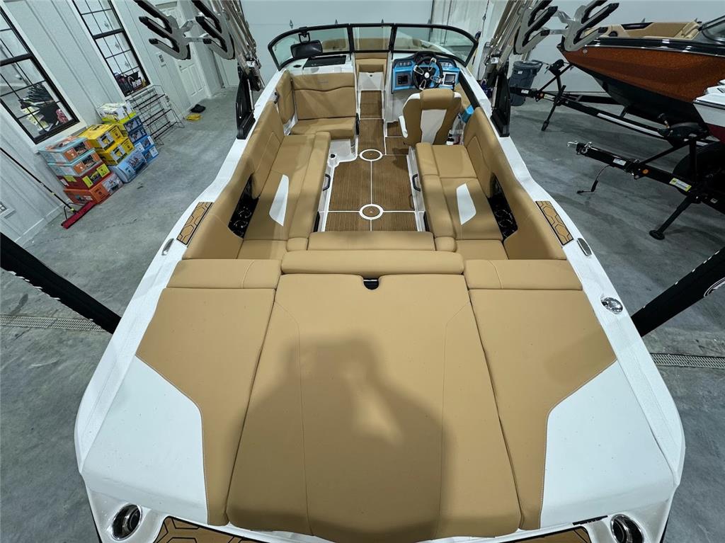 2022 MasterCraft NXT 24
