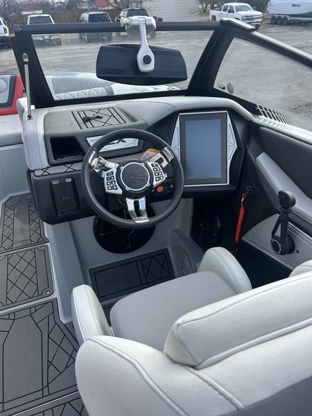 boat.Title
