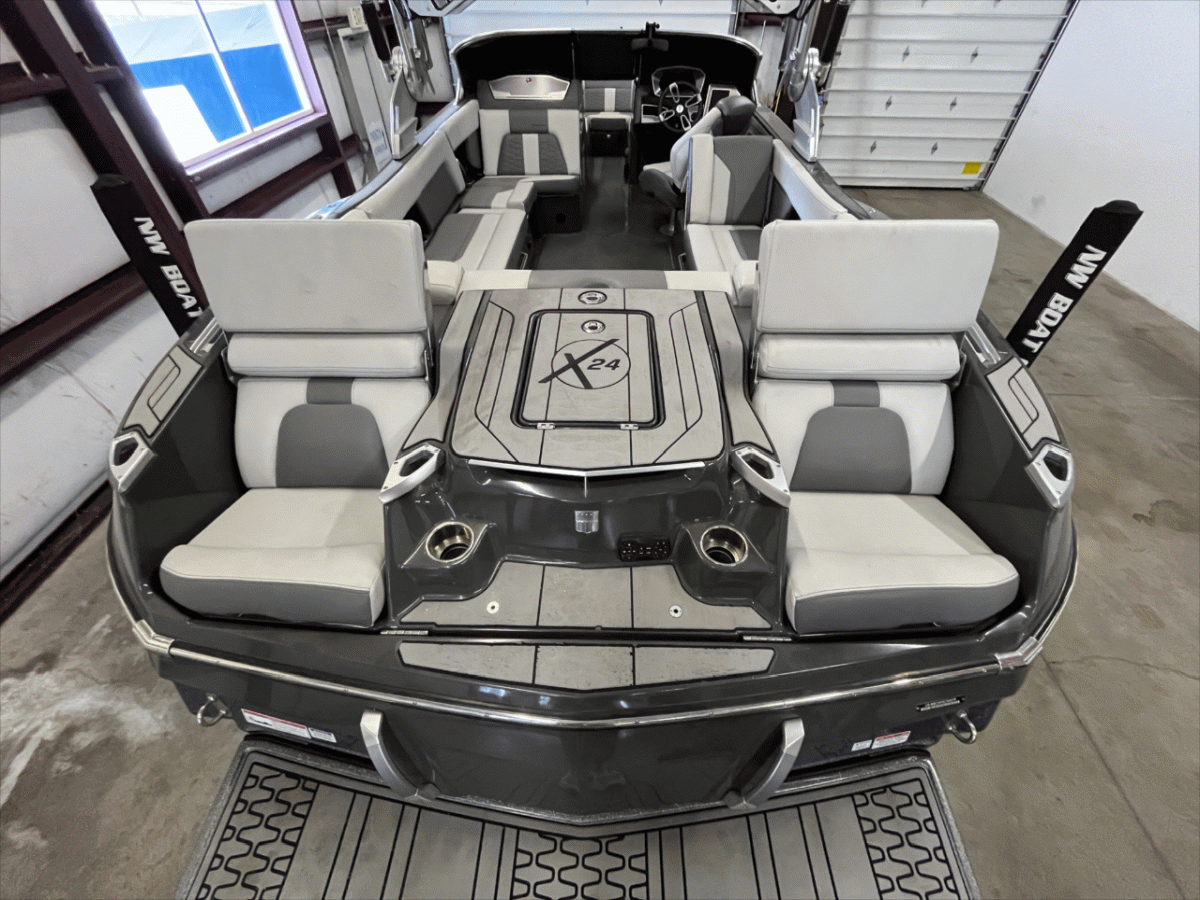 2019 MasterCraft X24