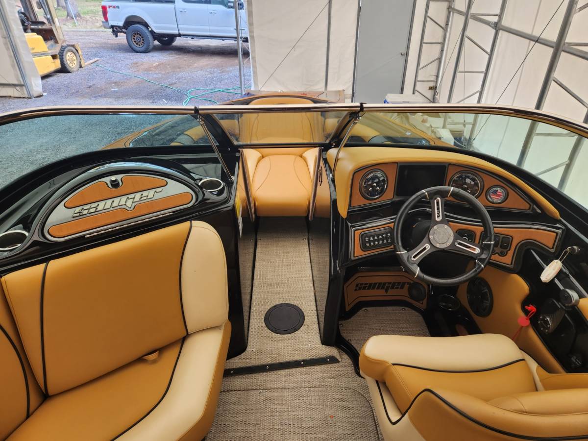 2023 Sanger 237 SX