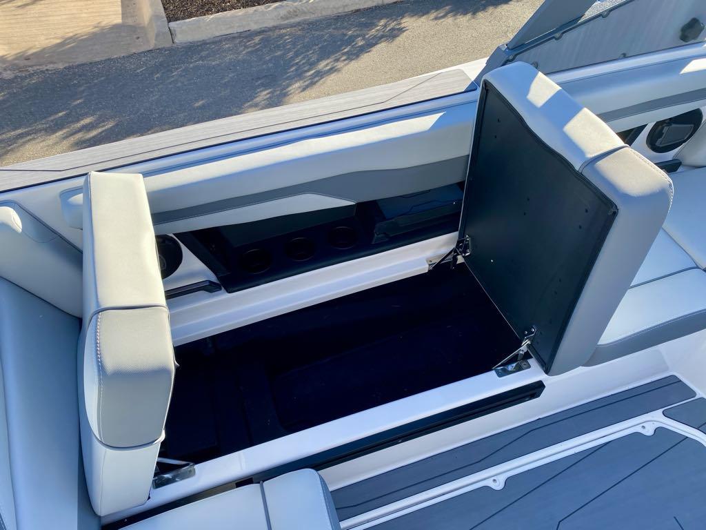2025 Axis T220