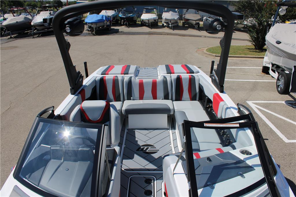 2023 Malibu 22 LSV