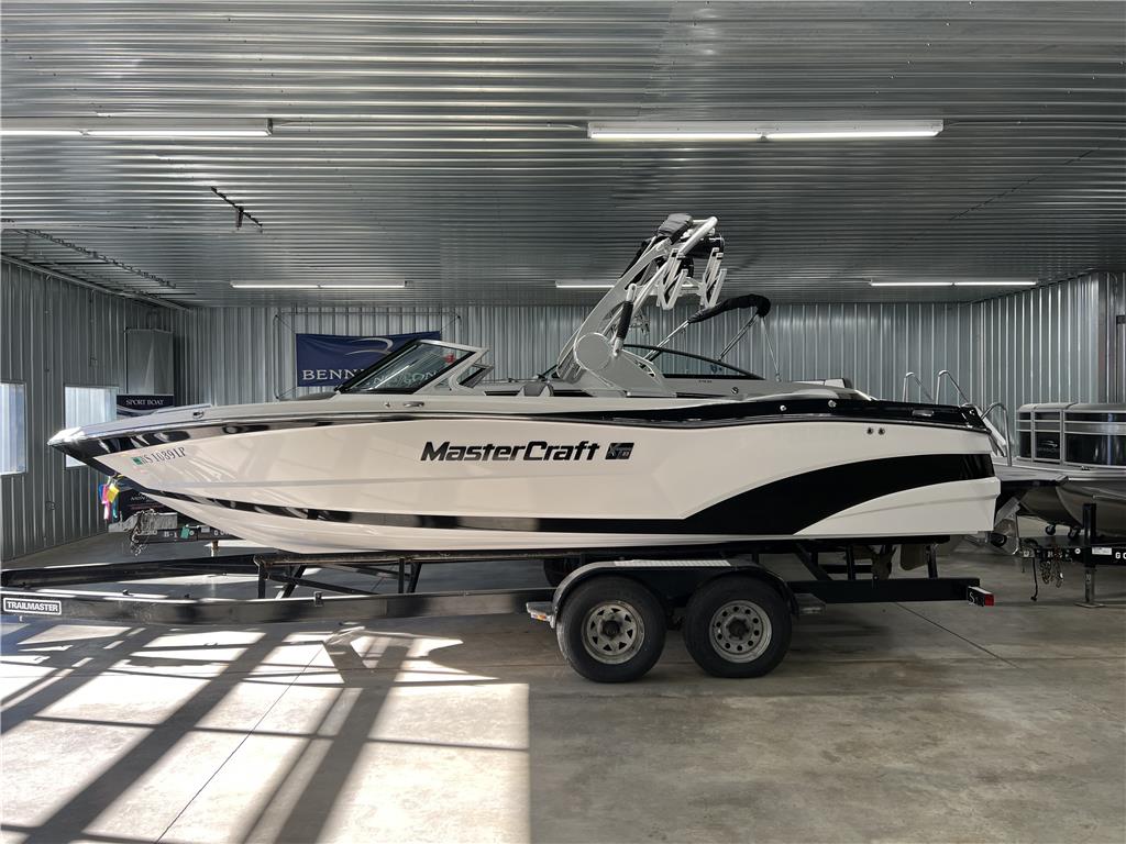 2017 MasterCraft XT23